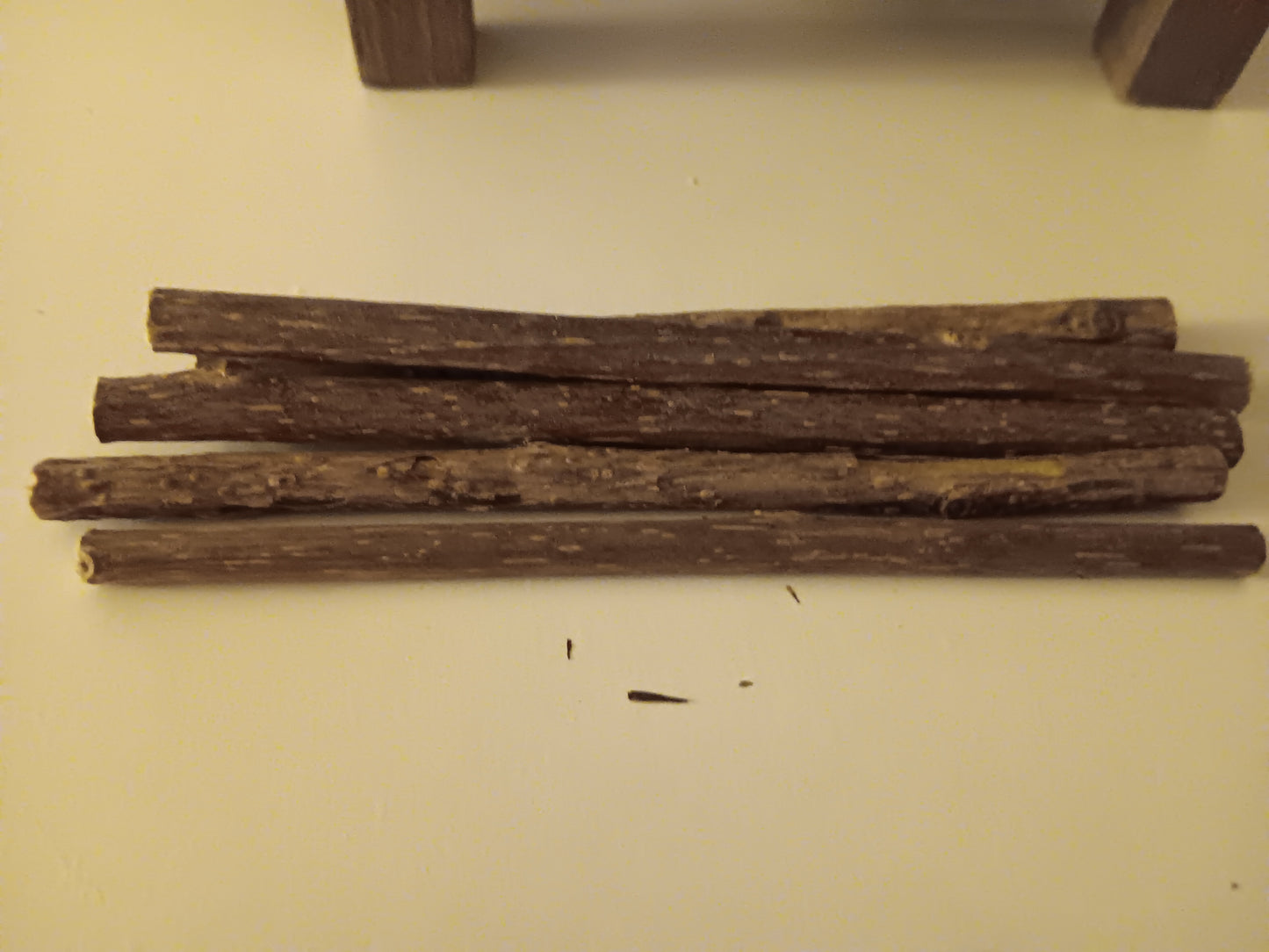 Organic silvervine sticks for cats by KittyKannabis, natural dental chew made from pesticide-free silvervine
