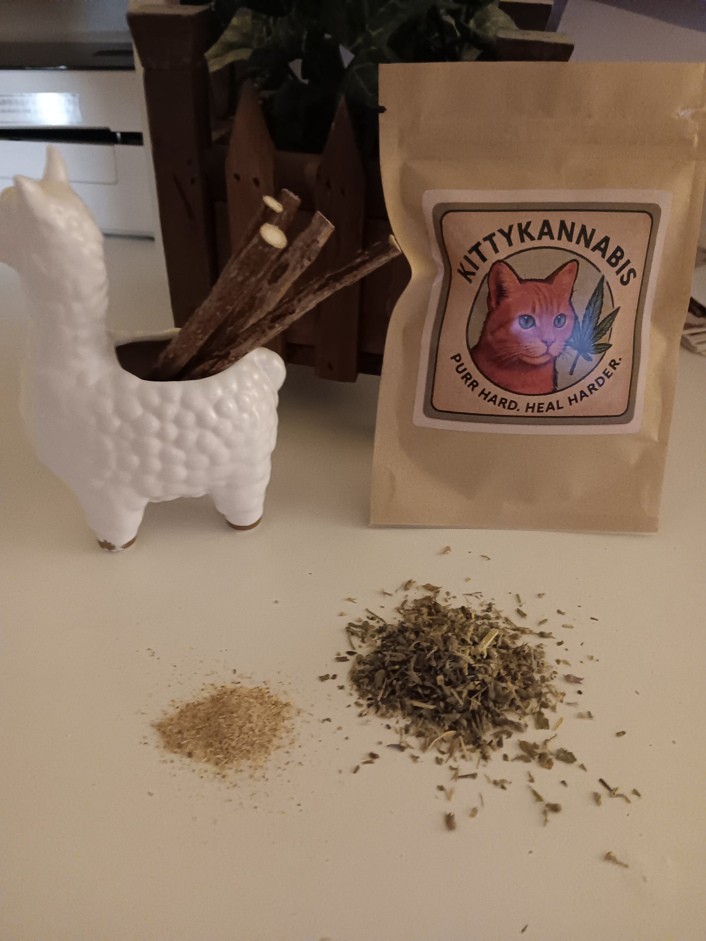 Zoomies Zaza | Organic Silvervine-Catnip Blend (Comes with free silvervine stick)